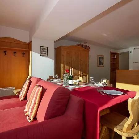 Sleeps 4 T684383 *