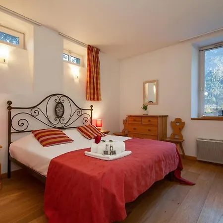 Sleeps 4 T684383